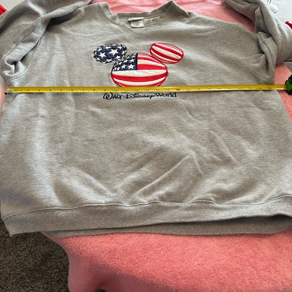Vintage- Disney World - Epcot Sweatshirt - Size XL - Picture 6 of 7